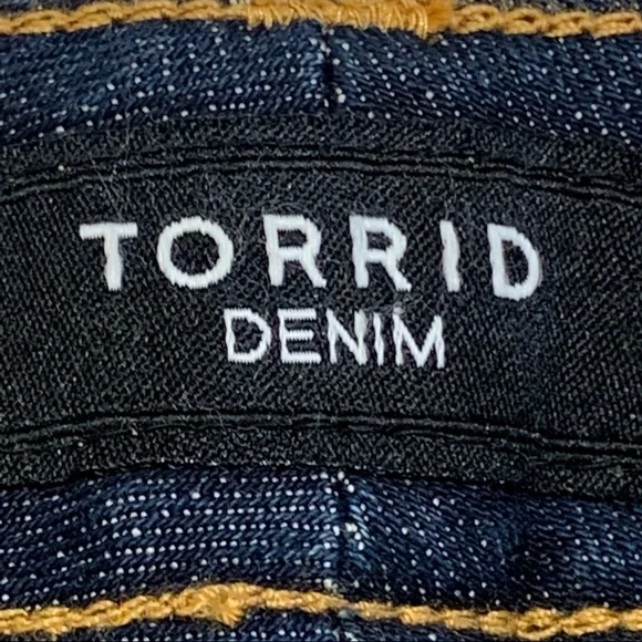 Torrid Denim Jeans Hi-Rise Dark Blue Wash 5 Pocket Stretch Raw Hem - Picture 6 of 12